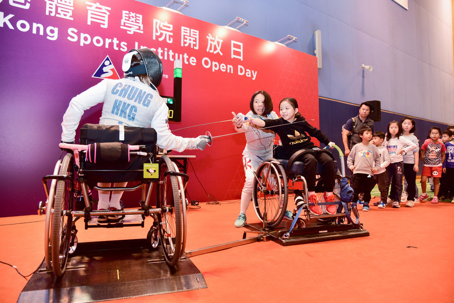 Demonstration and challenge zones, featuring Karatedo, Rugby, Wheelchair Fencing and Wushu were staged for the public to get up close and personal with elite athletes.